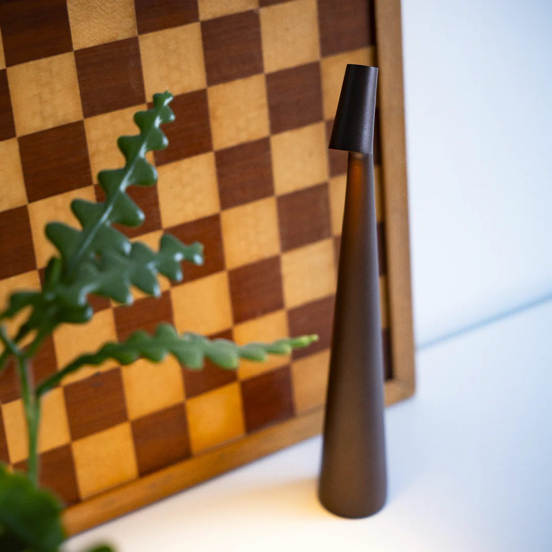 LumiMaître - Lampe de Table LED Rechargeable | Design Moderne et Fonctionnel | Éclairage Ambiant Durable – Image 4