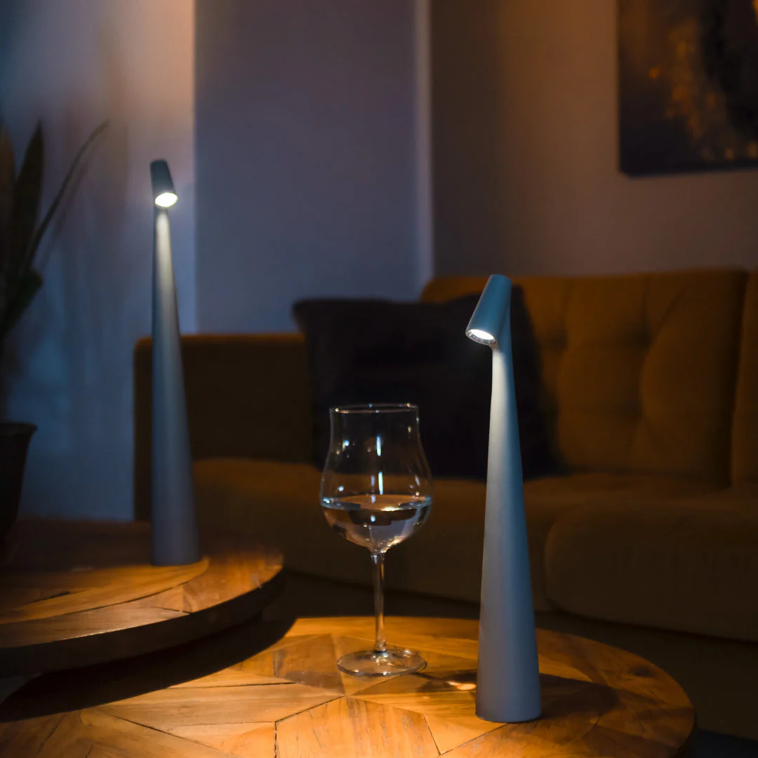 LumiMaître - Lampe de Table LED Rechargeable | Design Moderne et Fonctionnel | Éclairage Ambiant Durable – Image 2