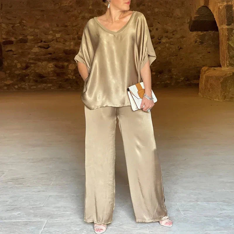 Isabella | Ensemble Soyeux avec Haut en V et Pantalon Large – Image 2